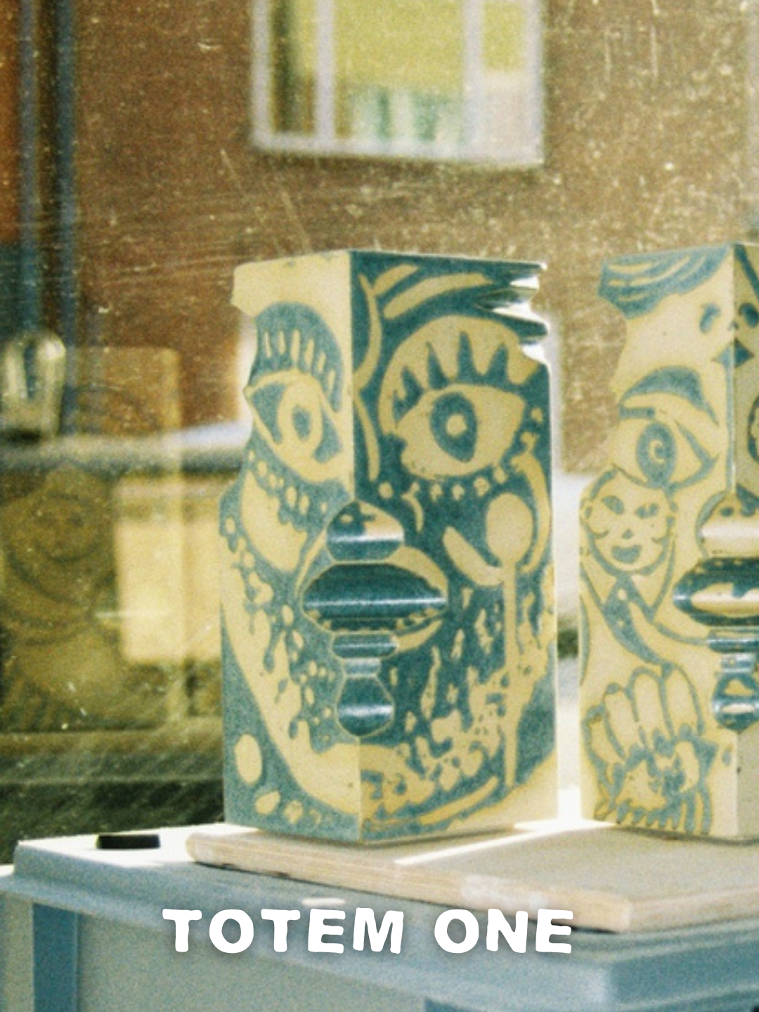 Emil Kock & Odd Boys Ceramic -Ono Broken Vase - BLU