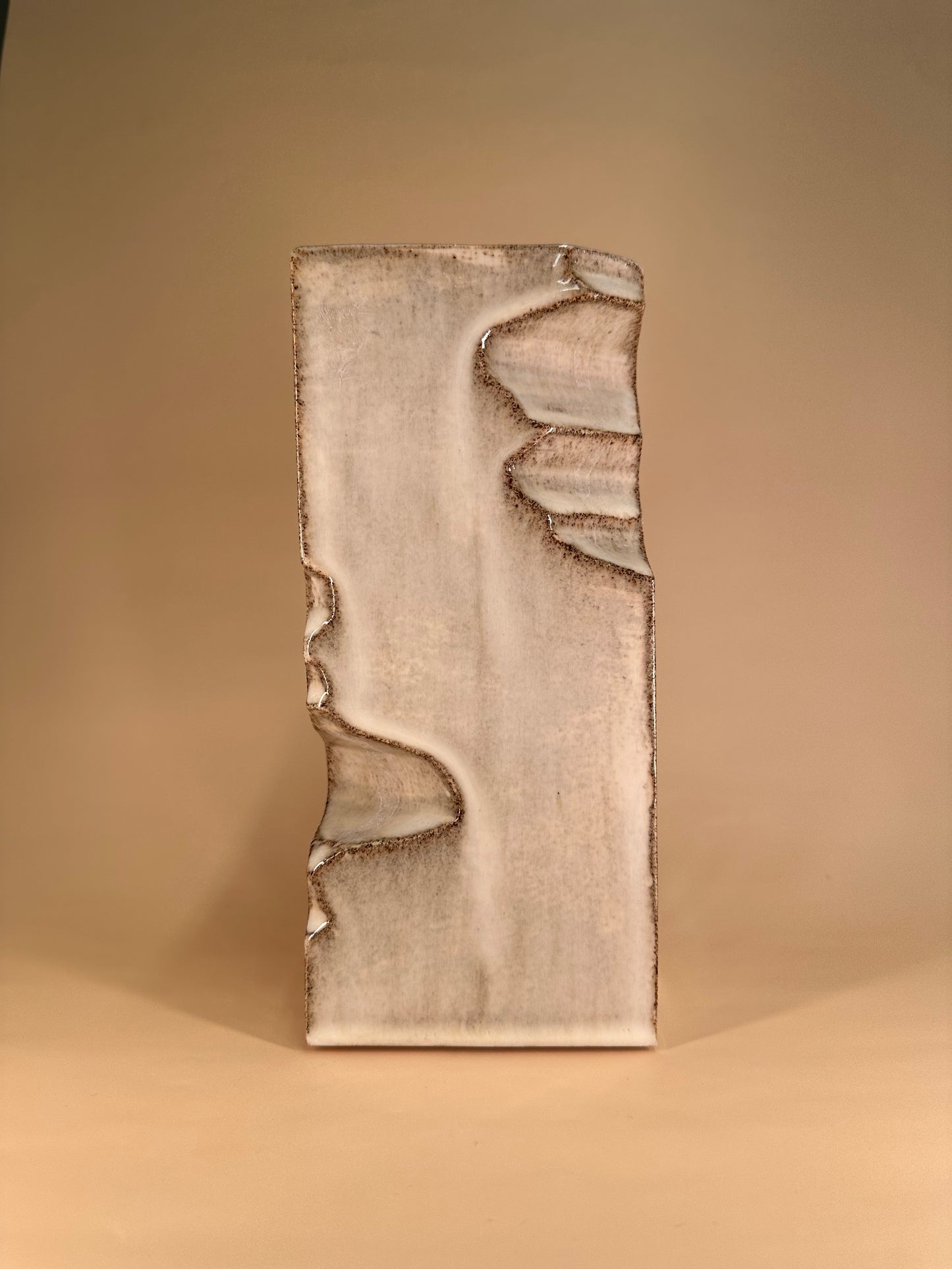 Ono Broken Vase - Floating White