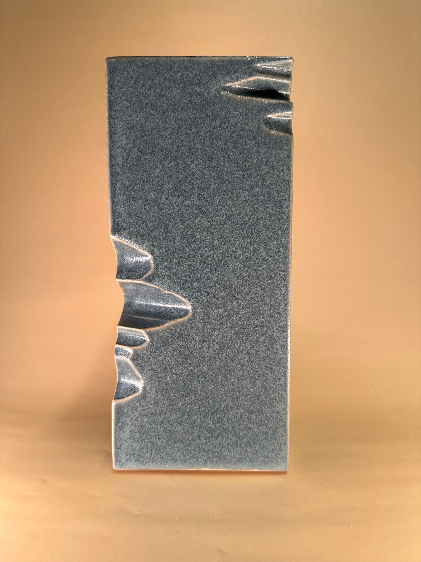 Ono Broken Vase - BLU