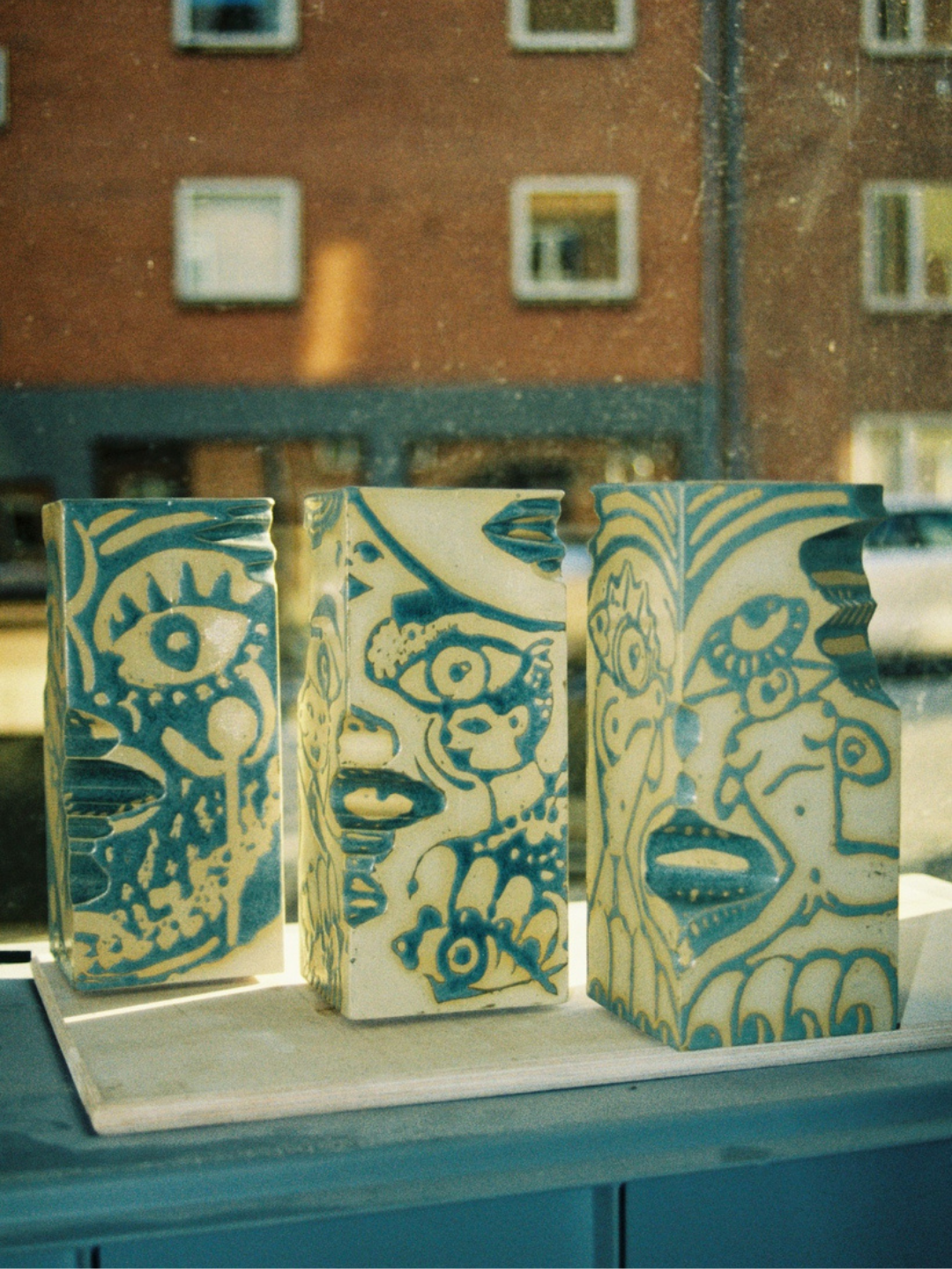Emil Kock & Odd Boys Ceramic -Ono Broken Vase - BLU