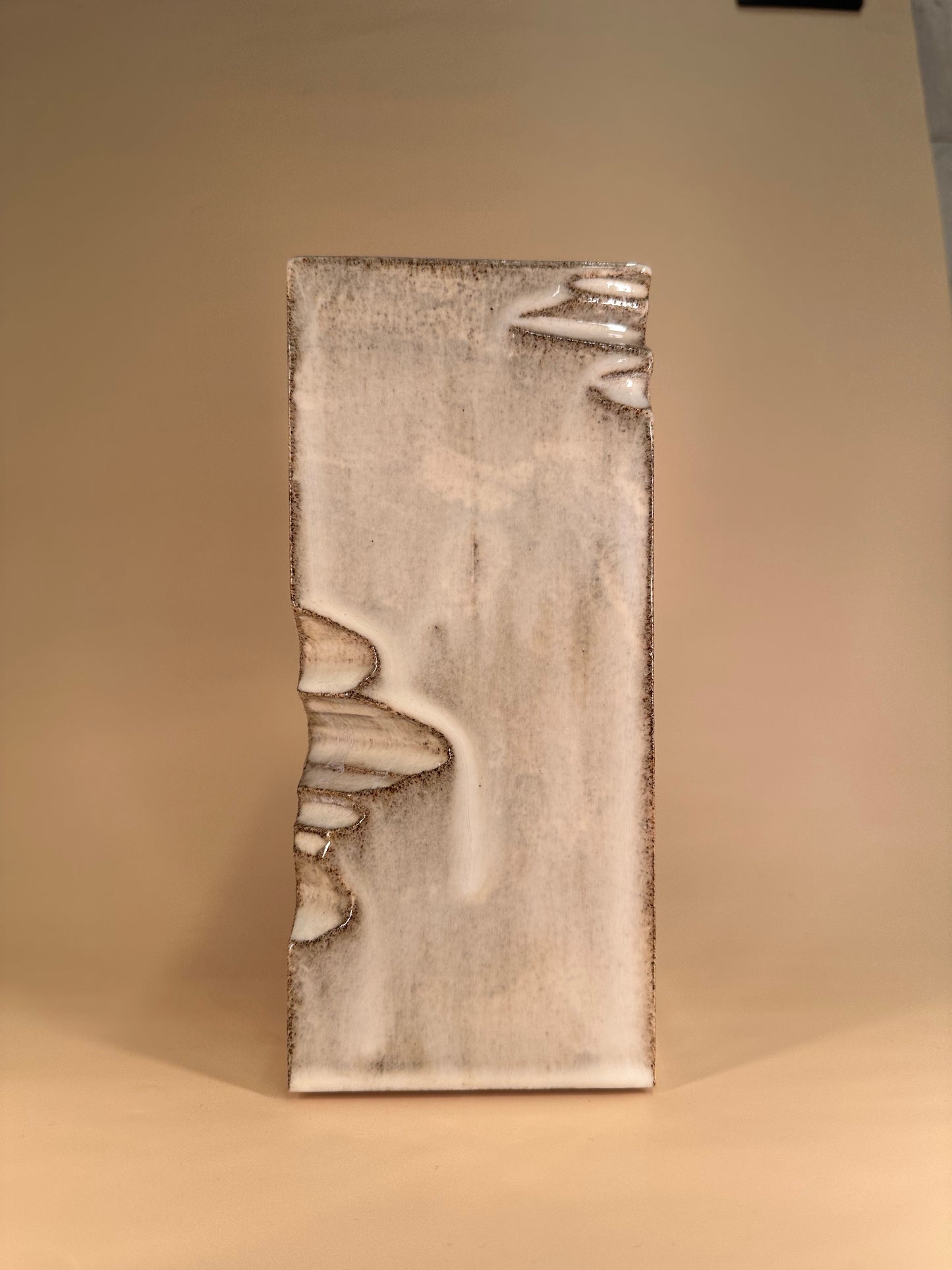 Ono Broken Vase - Floating White